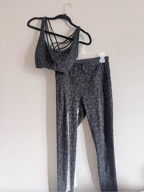VS Black & Grey Leopard Athletic Set